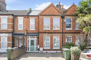 House Merchiston Road in Greater London
