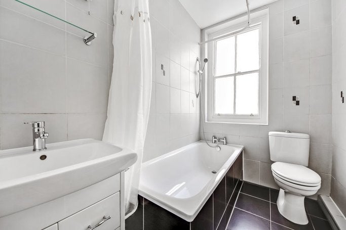 Flat Cornwall Gardens in Greater London