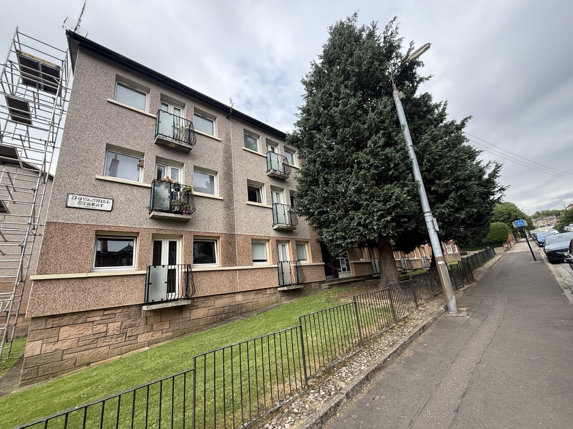 Flat Dowanhill Street in Glasgow