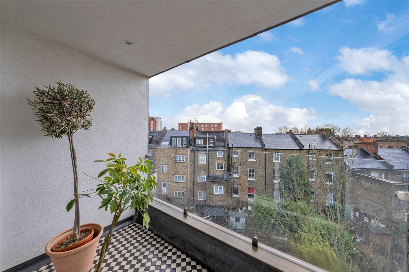 Flat Maygrove Road in Greater London