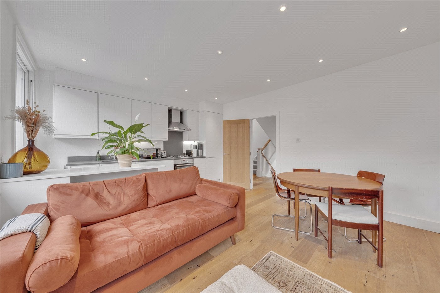 Flat Maygrove Road in Greater London