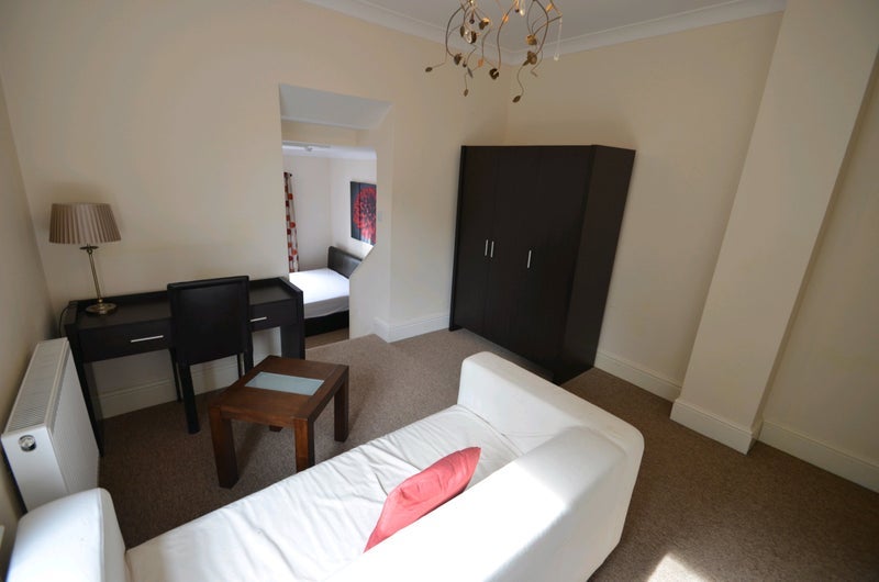 Room Queens Road in Nottingham