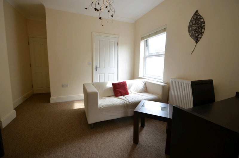 Room Queens Road in Nottingham