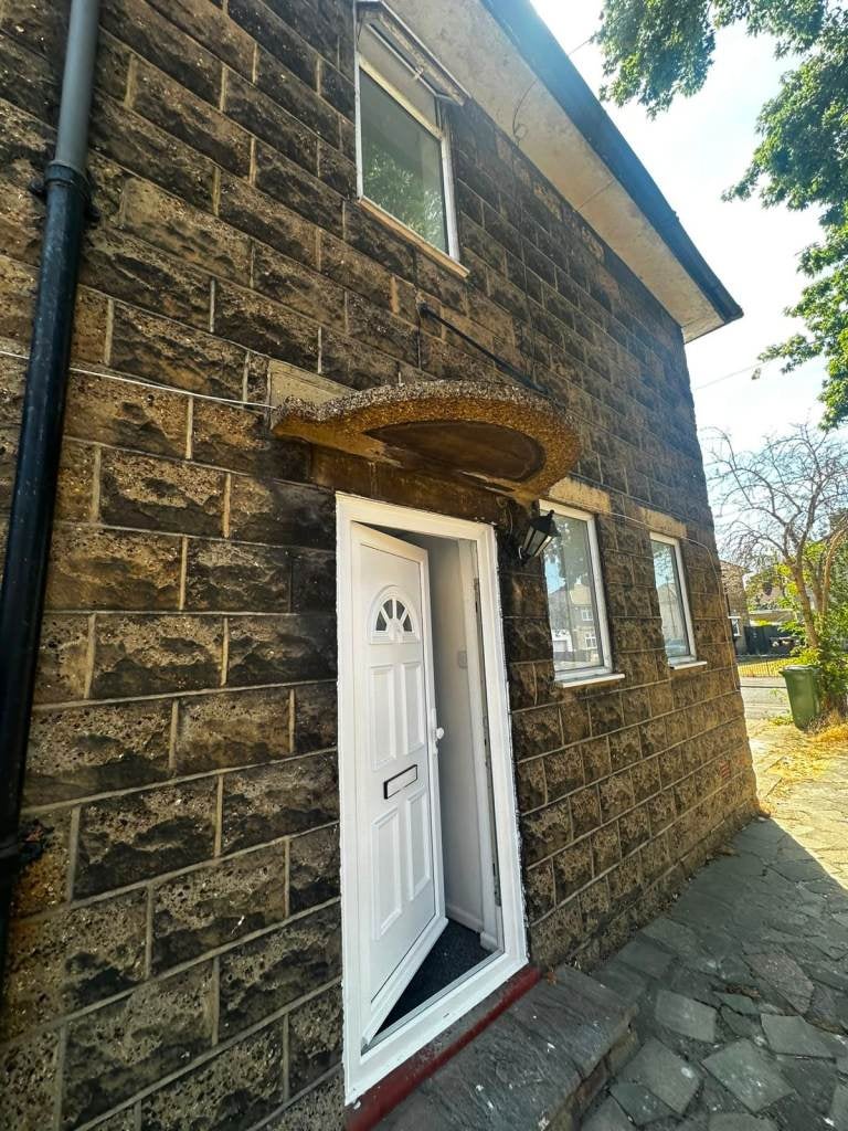House Fieldway in Greater London