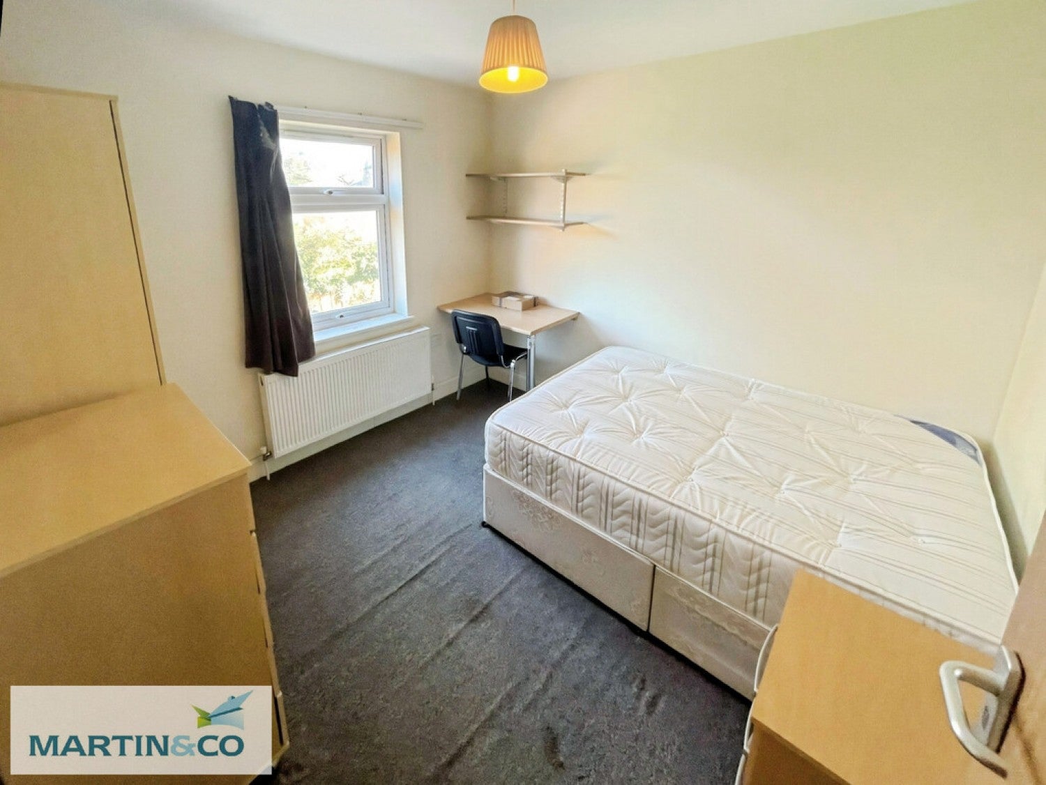Room Northumberland Avenue in Reading