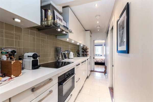 Flat Brompton Square in Greater London