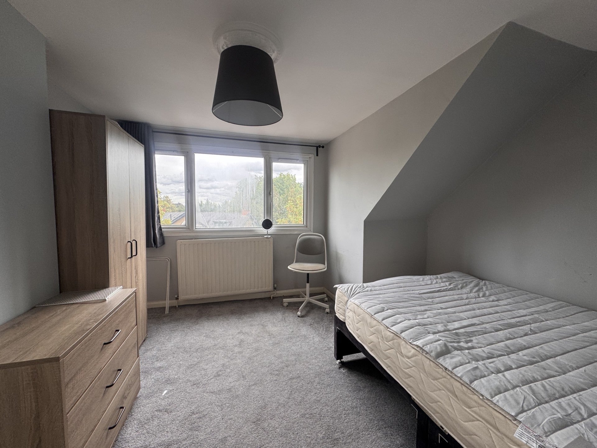 Room Boileau Road in Greater London