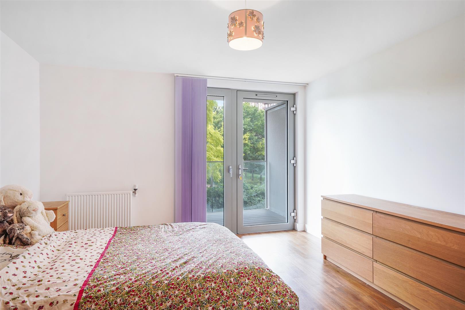 Flat Booth Road in Greater London