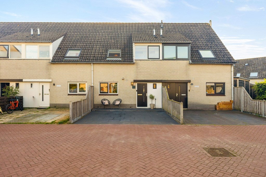 Huis Kruiszwin 5312 in Julianadorp
