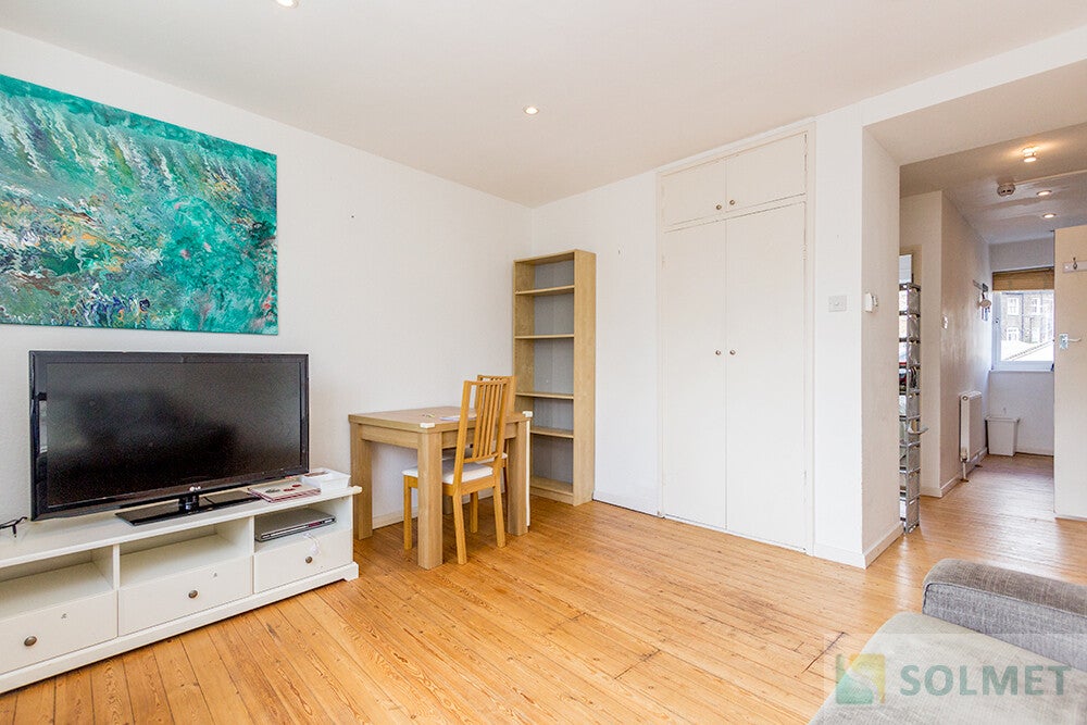 Flat Pembridge Villas in Greater London