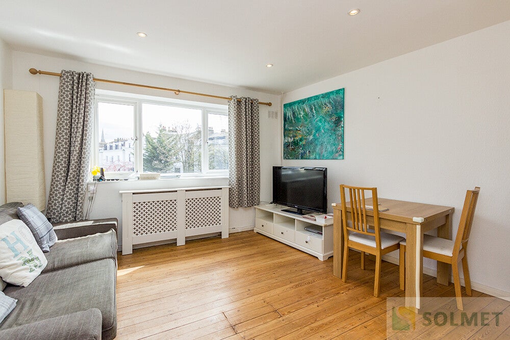Flat Pembridge Villas in Greater London