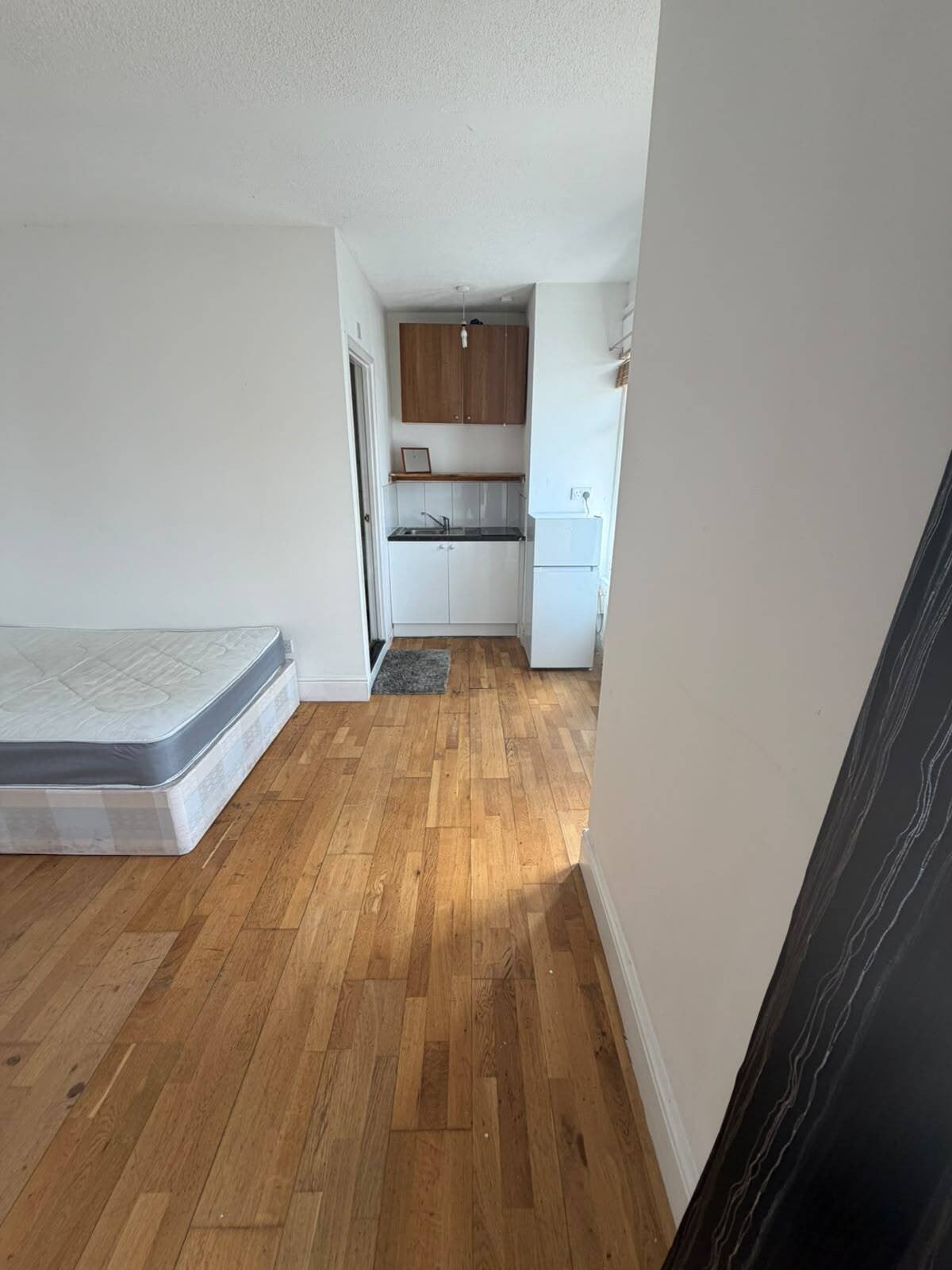 Flat Mineral Street in Greater London