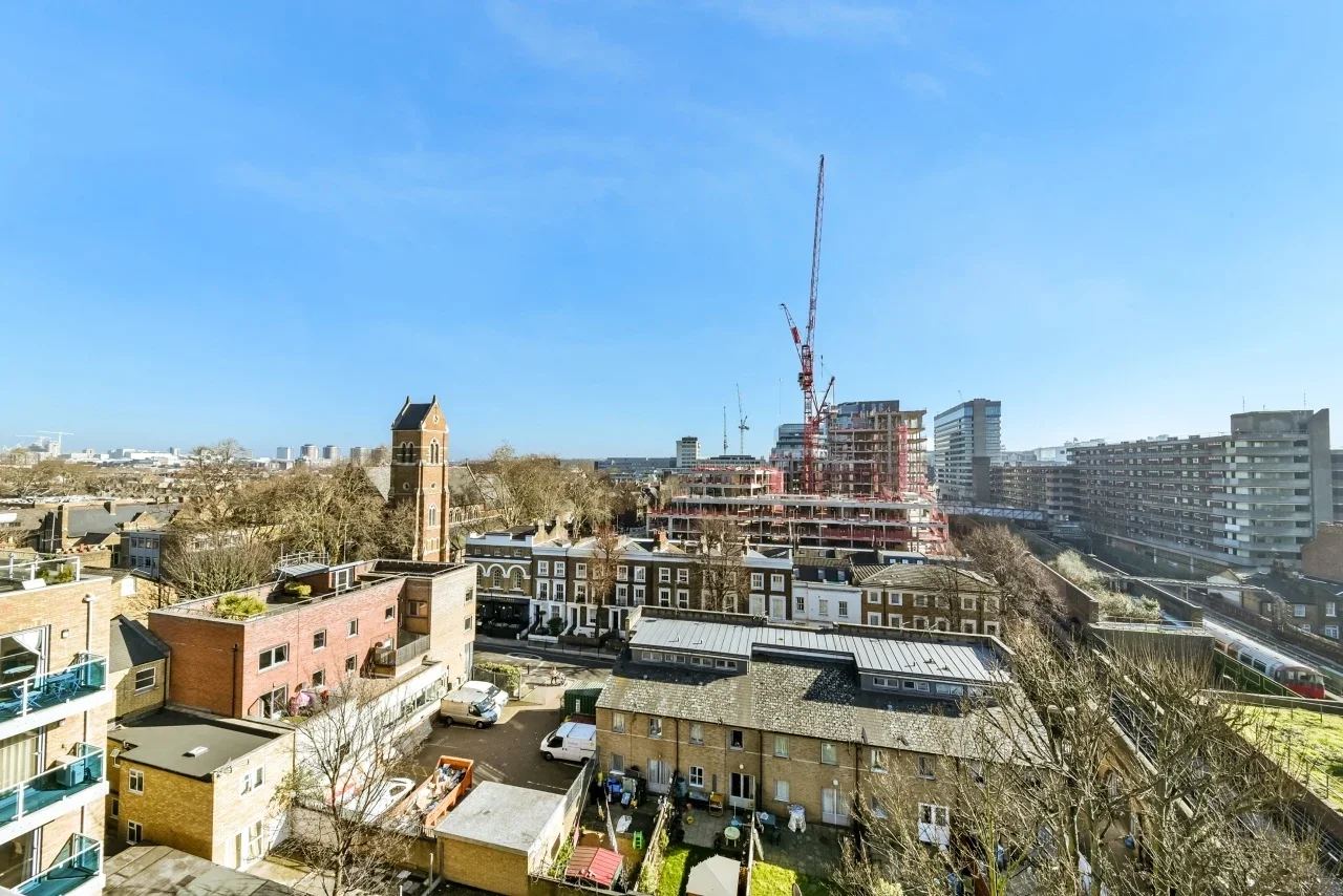Flat Glenthorne Road in Greater London