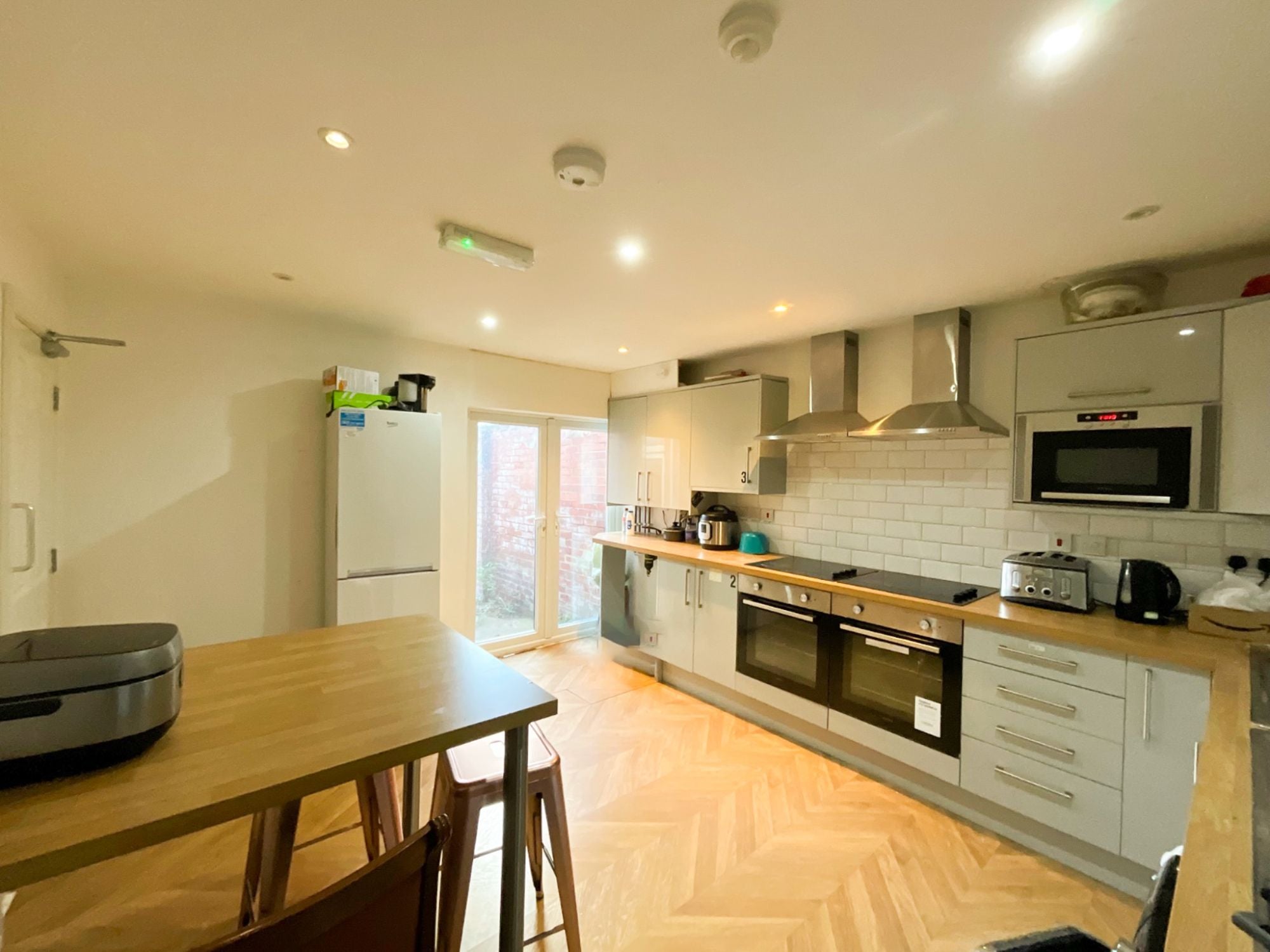Room Mansfield Road in Doncaster