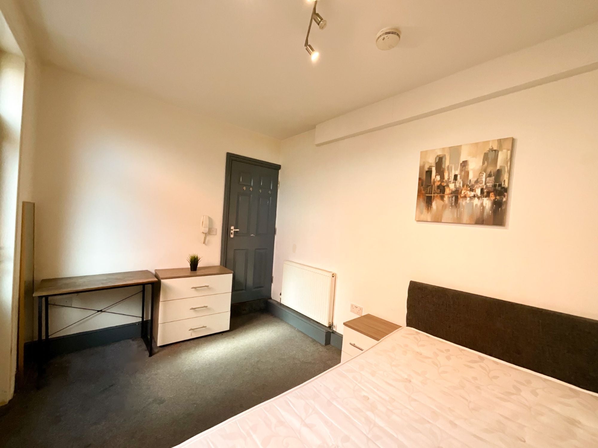 Room Mansfield Road in Doncaster