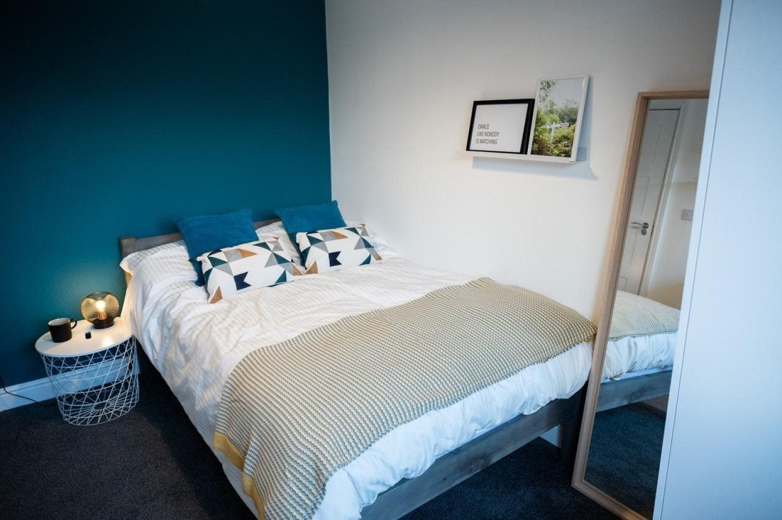 Room Salisbury Street in Nottingham