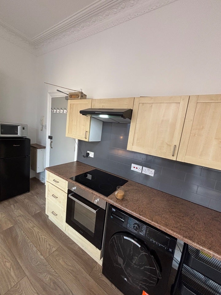 Flat Shepherds Bush Road in Greater London