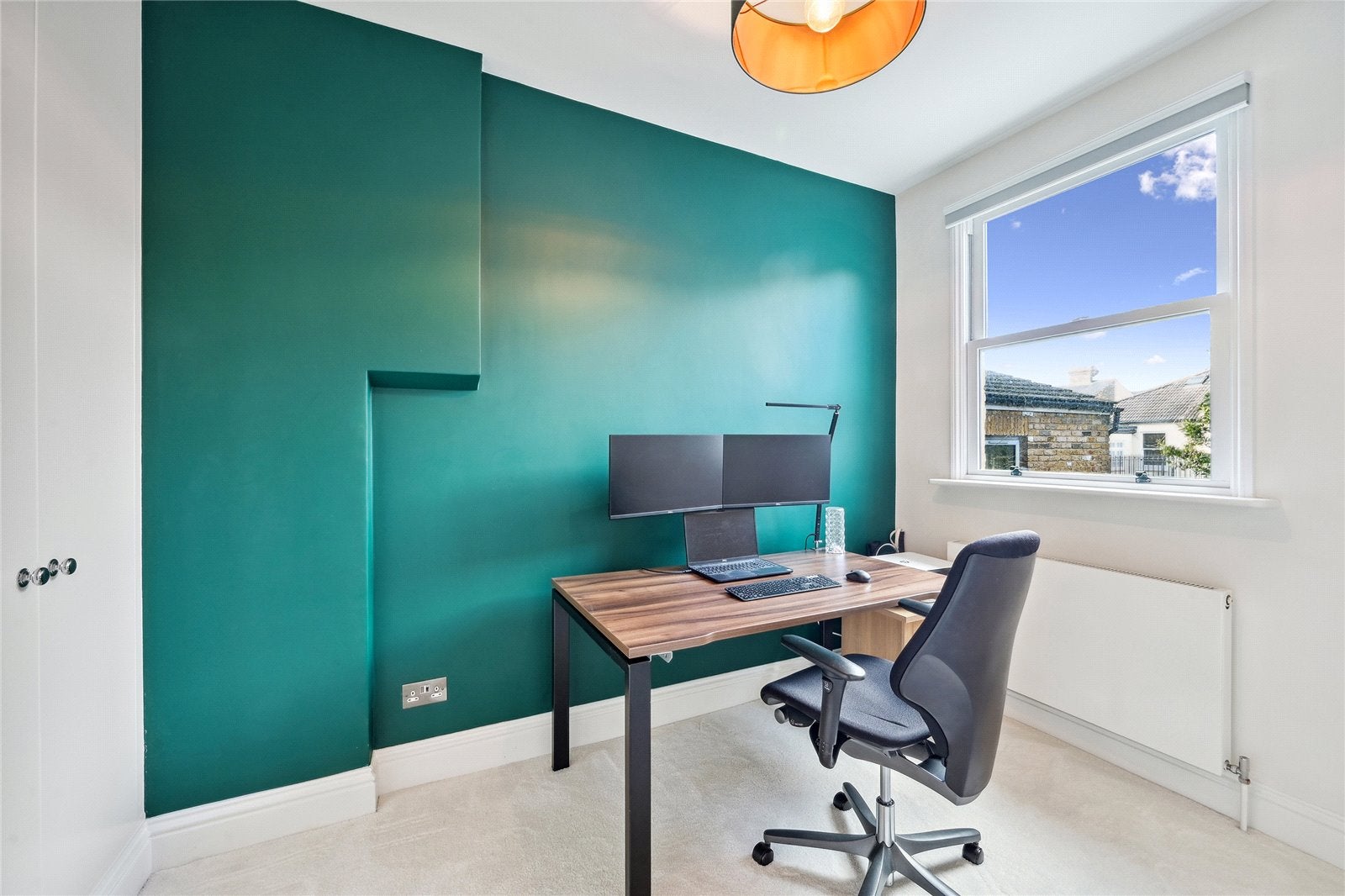 Flat Tournay Road in Greater London