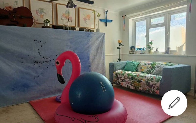 Room Larch Close in Greater London