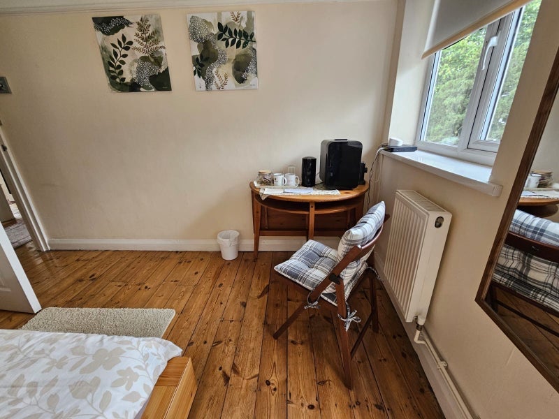 Room Bath Road in Taplow