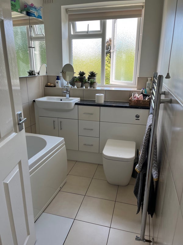 Room Bath Road in Taplow