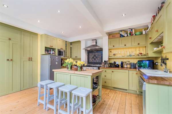 Flat Beltran Road in Greater London