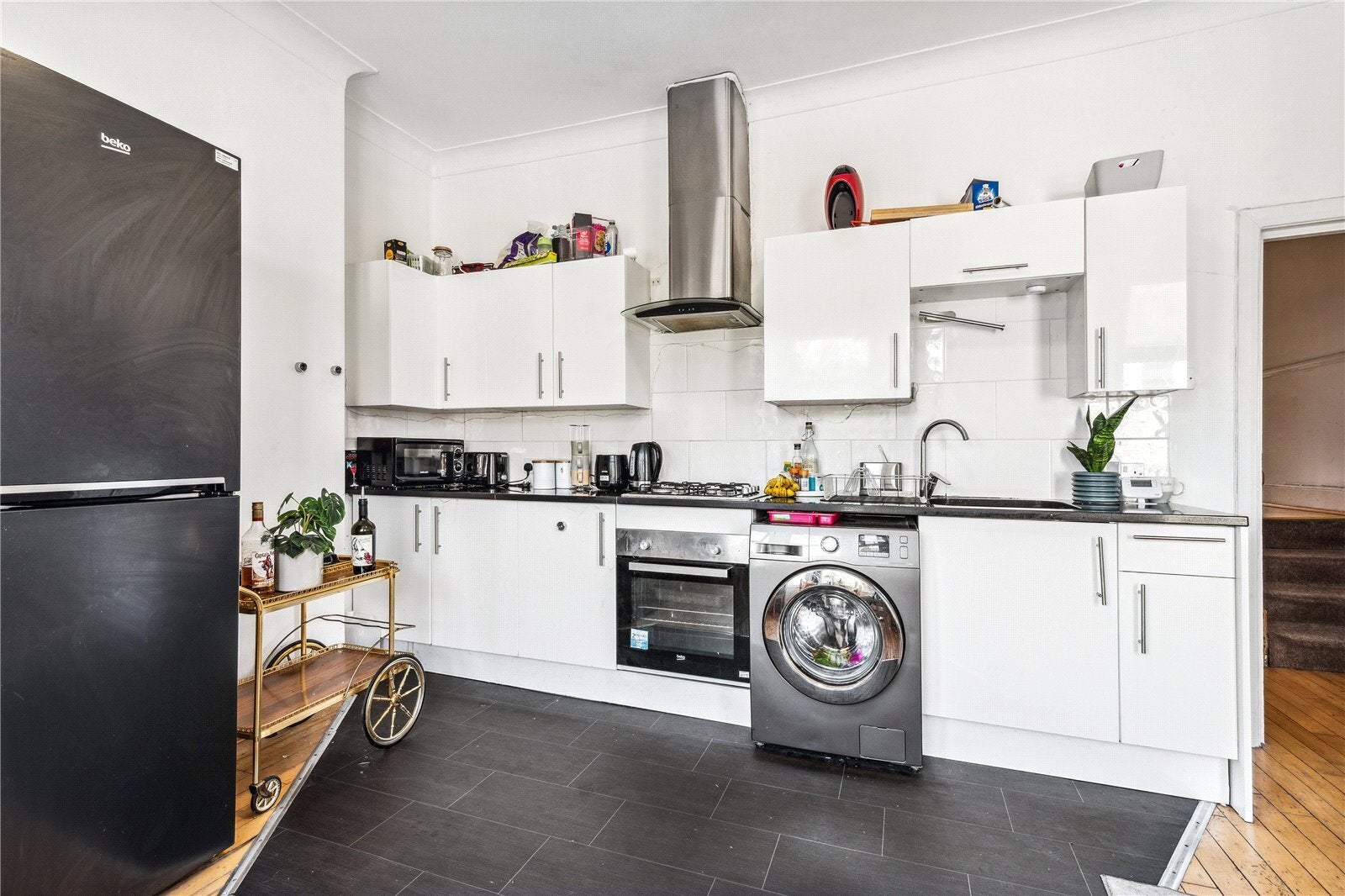 Flat Wightman Road in Greater London