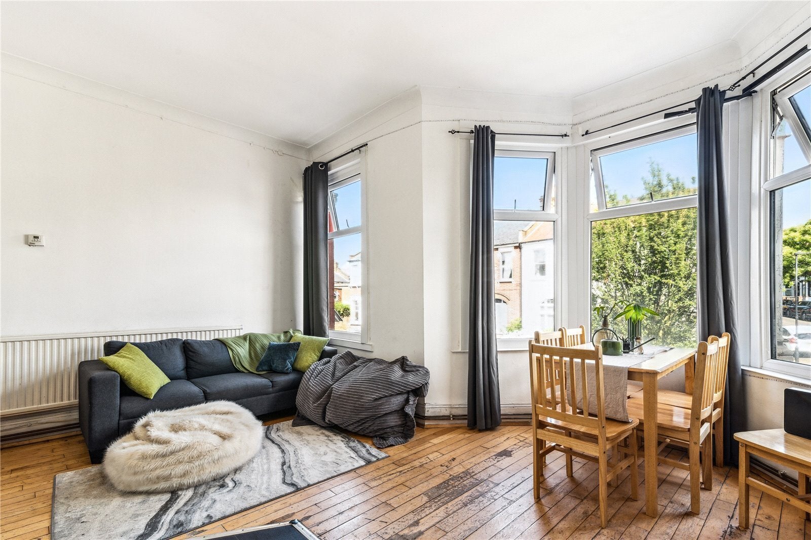 Flat Wightman Road in Greater London