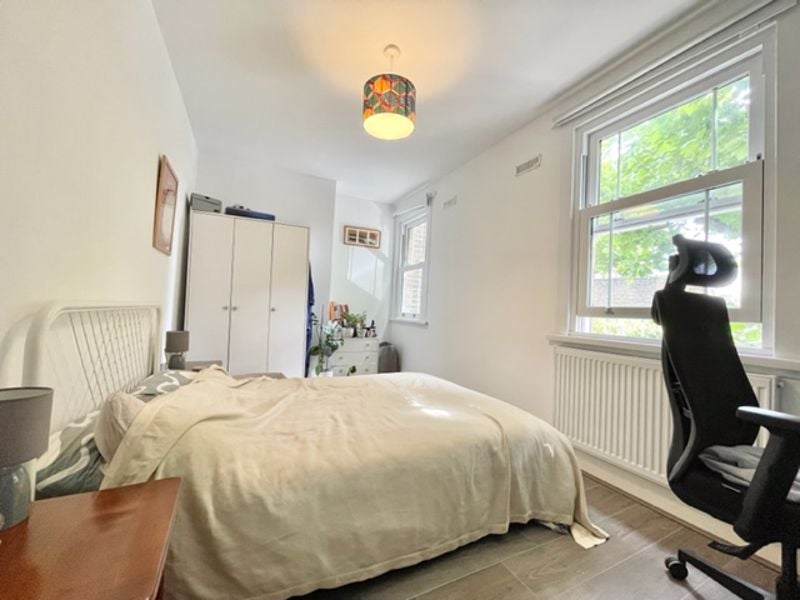 Flat Southwark Park Road in Greater London