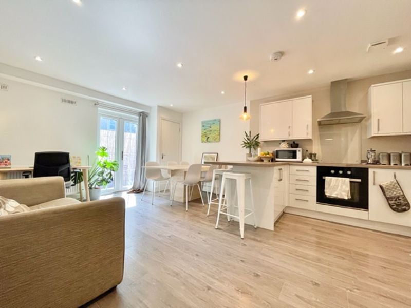 Flat Southwark Park Road in Greater London