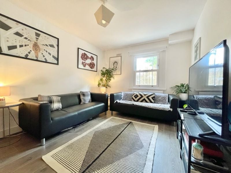 Flat Southwark Park Road in Greater London