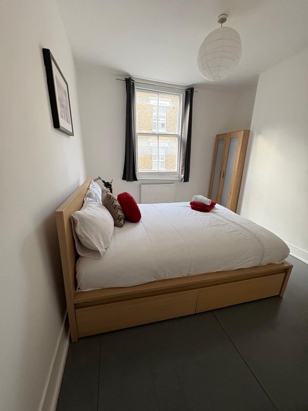 Flat Bell Street in City of Westminster