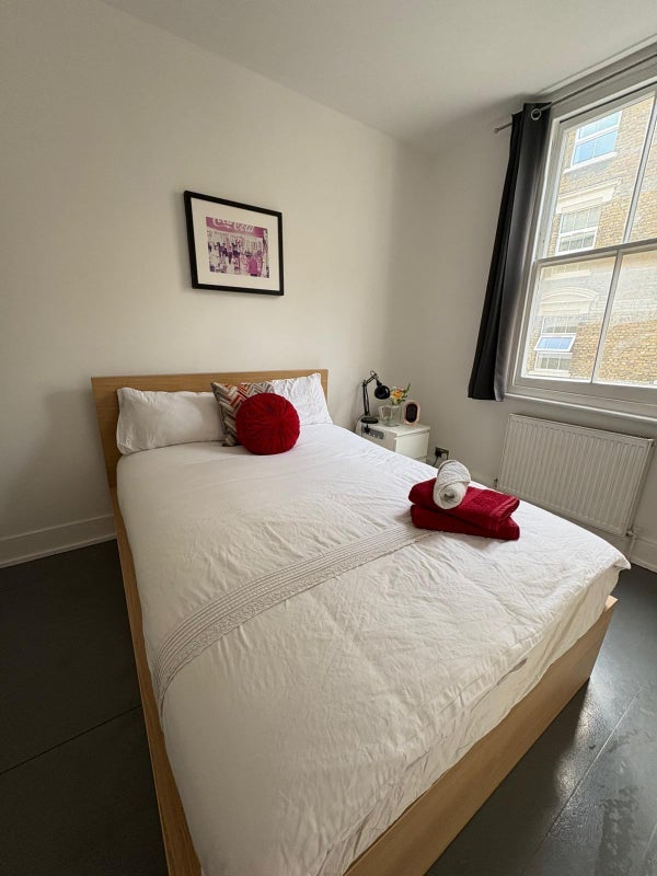 Flat Bell Street in City of Westminster