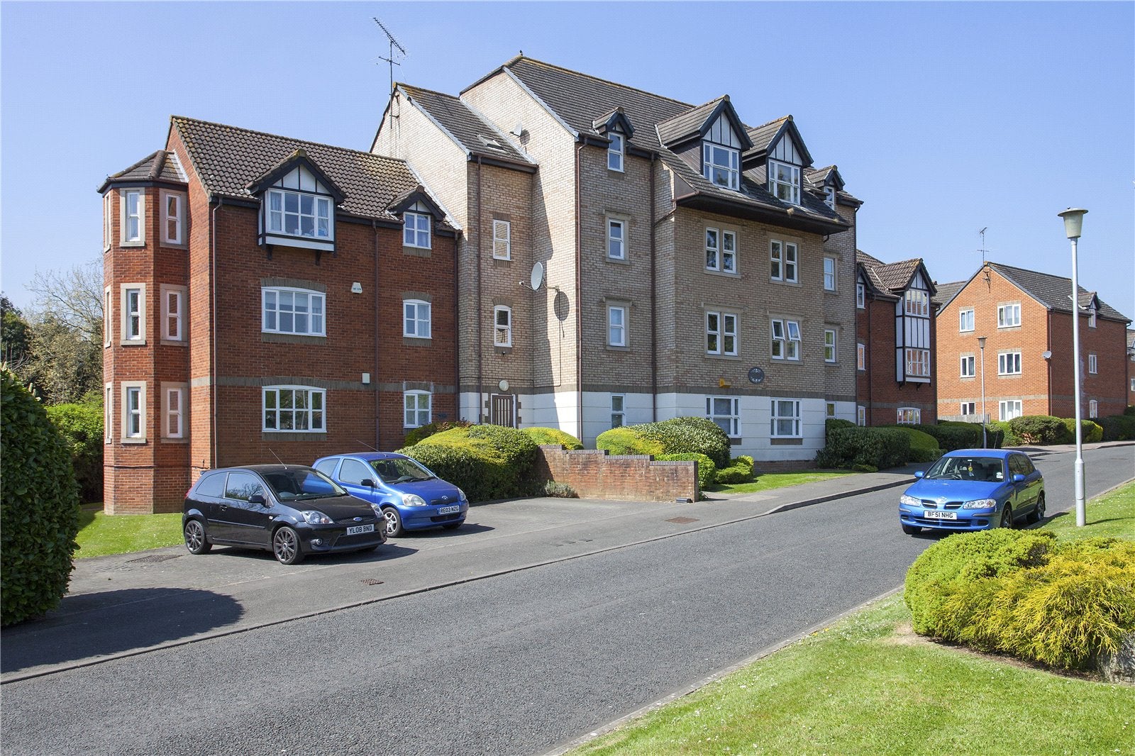 Flat Rembrandt Way in Reading