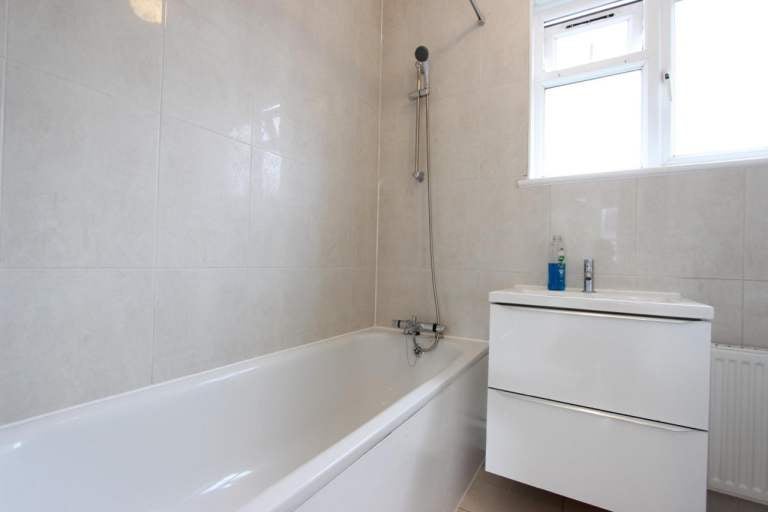 Flat Alma Road in Greater London