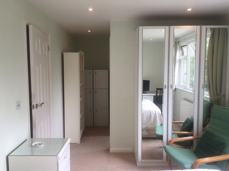 Room Purley Downs Road in Greater London