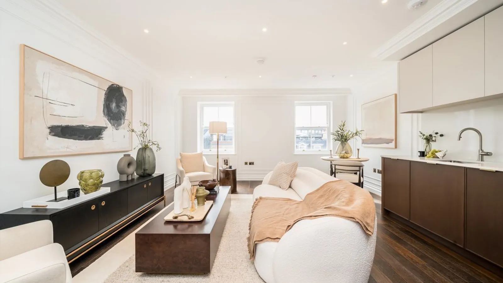 Flat Charles Street in City of Westminster