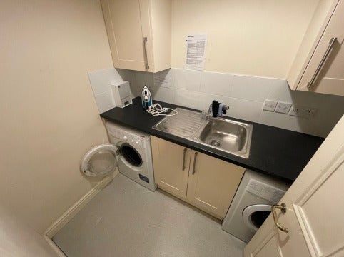Room Avenue Road in Royal Leamington Spa