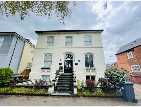 Room Avenue Road in Royal Leamington Spa