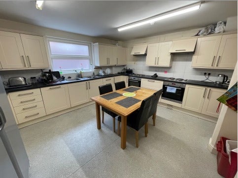 Room Avenue Road in Royal Leamington Spa