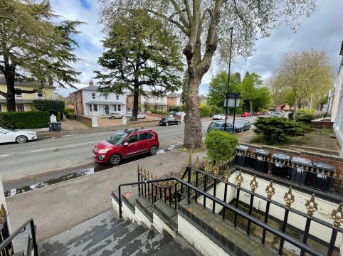 Room Avenue Road in Royal Leamington Spa