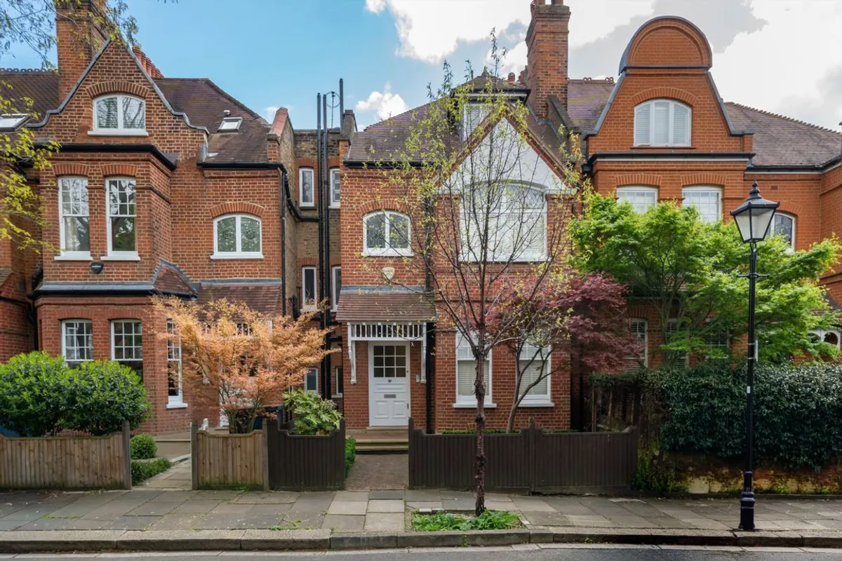 House Fairfax Road in Greater London