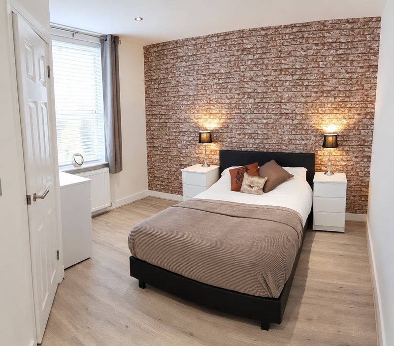 Room Carlingford Road in Ashfield