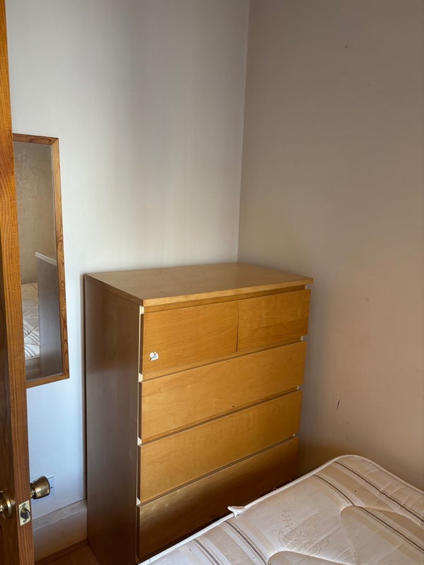 Flat Garratt Lane in Greater London