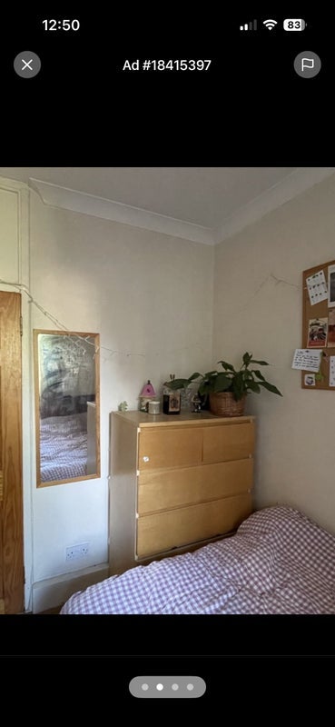 Flat Garratt Lane in Greater London