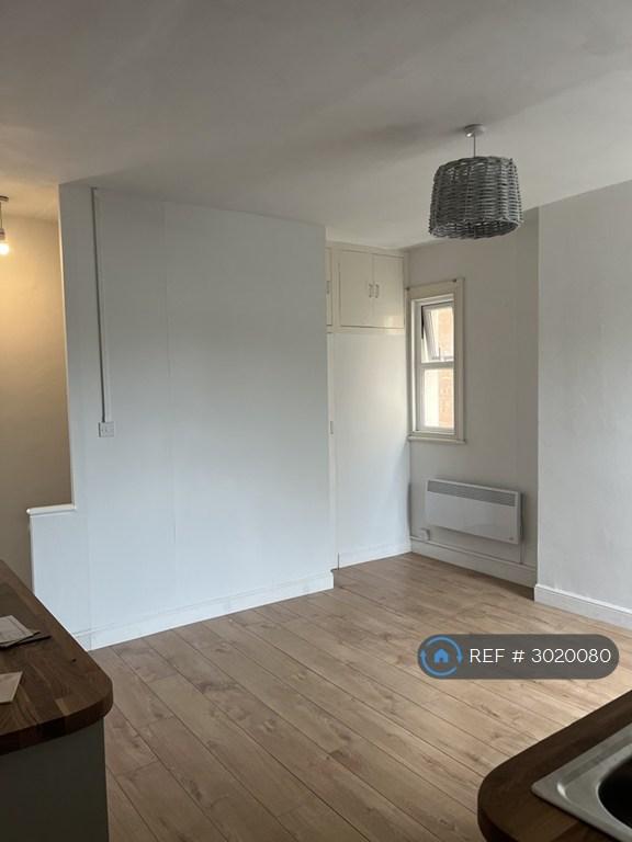 Flat Huntly Grove in Peterborough