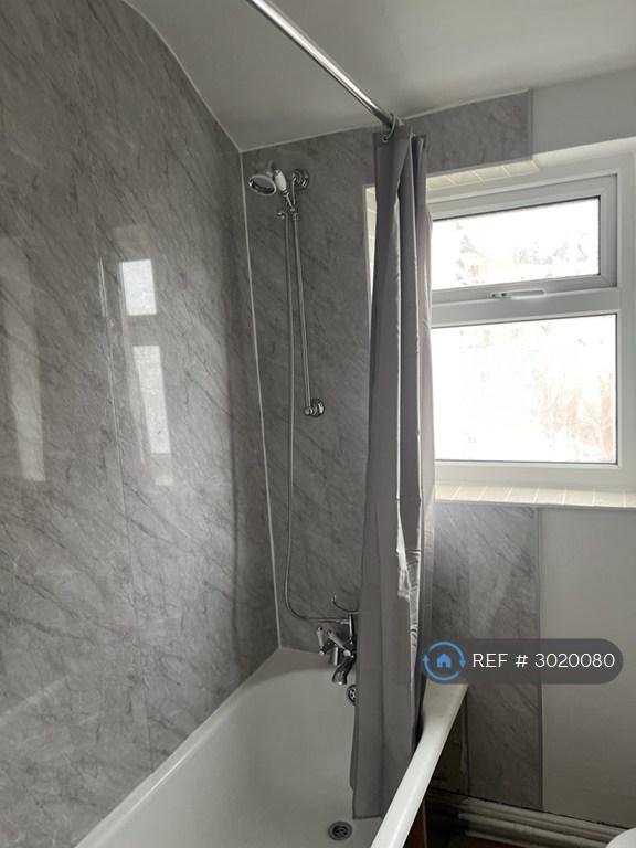 Flat Huntly Grove in Peterborough