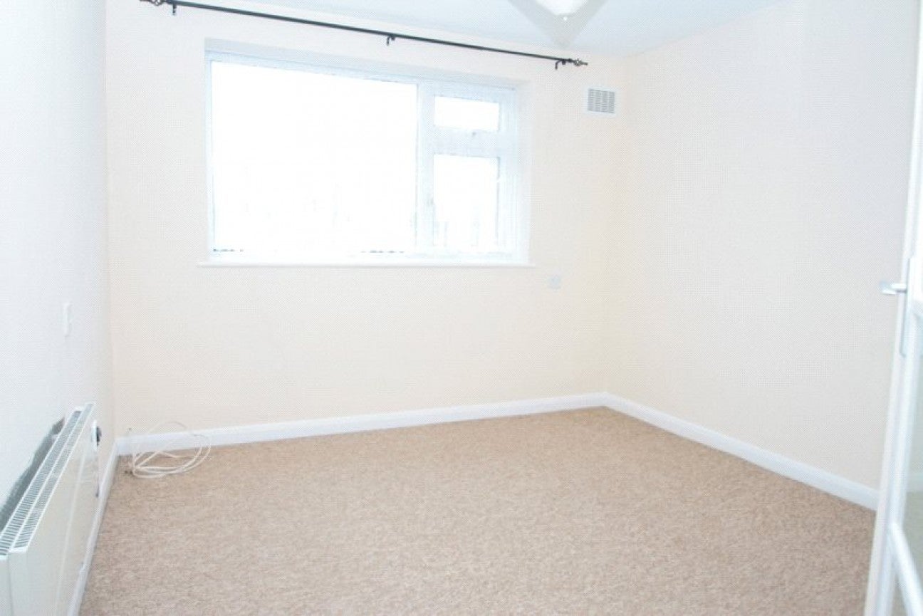 Flat Ashdown Drive in Arun