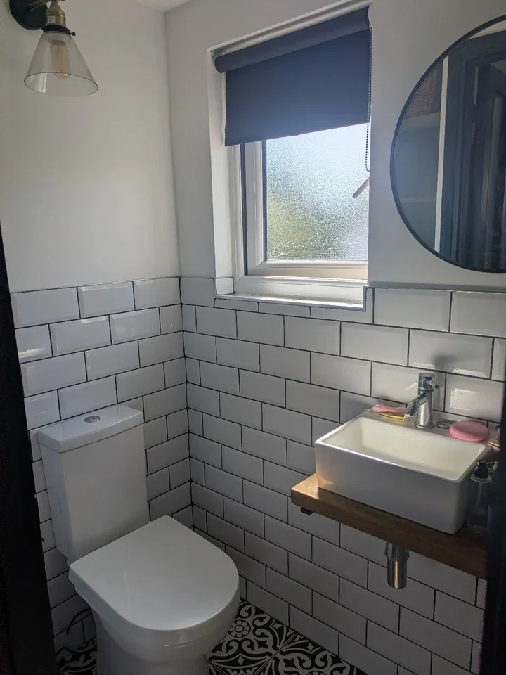 Room Cranbourne Road in Greater London