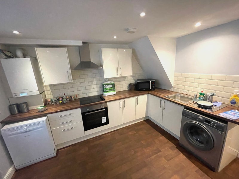 Room Rhymney Street in Cardiff